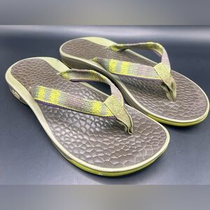 Chaco - Womens Stylish Brown and Green Flip Flops- Size:‎ 6, Pre-Owned